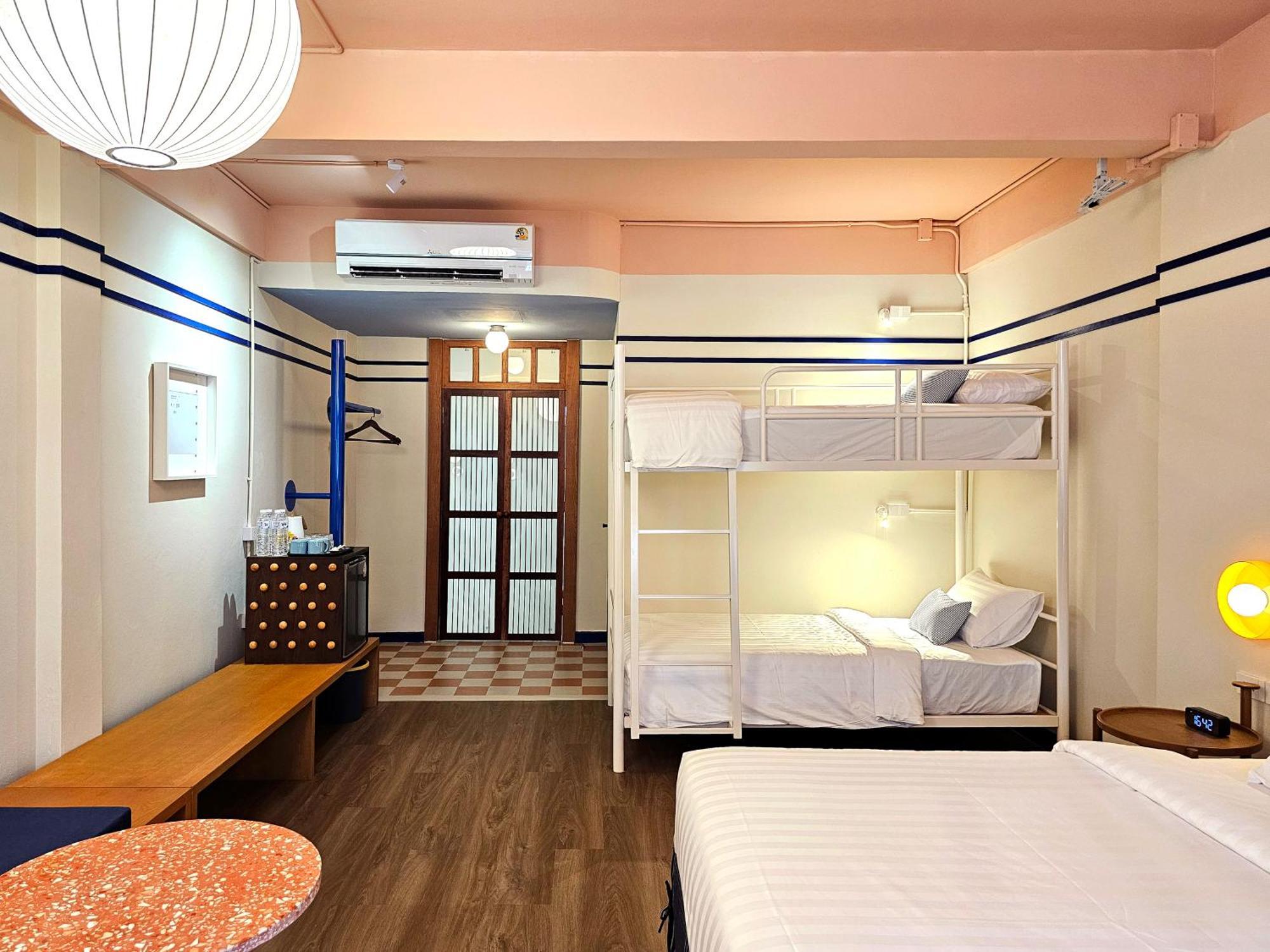 Blu Dock Restel Bangkok Esterno foto